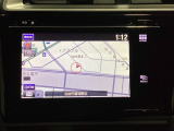 ナビゲーションは純正メモリーナビを搭載しています。Bluetoothオーディオ機能がありますので、スマートフォンなどの音楽も再生できます。