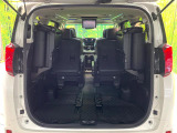 後席を格納すると、これだけの広さが!シーンに合わせたシートアレンジで、大きな荷物も積むことが出来ます♪