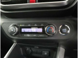 <オートエアコン>オートエアコン付きなので一度、温度を設定すれば自動的に過ごし易い温度に調整してくれますよ。車内をいつでも快適空間にしてくれます。