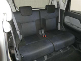 後席シートも広々としたスペースを確保しています。大人でもゆったりと座って頂けますので、大人数でのお出かけもラクラクです♪ドライブに行くのが楽しみですね♪