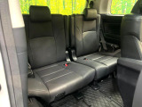 3列目シートはもちろん状態良好☆大人でもゆったりと座って頂けますので、大人数でのお出かけもラクラクです♪ご家族で、気の知れた仲間で、ドライブに行くのが楽しみですね♪