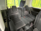 3列目シートはもちろん状態良好☆大人でもゆったりと座って頂けますので、大人数でのお出かけもラクラクです♪ご家族で、気の知れた仲間で、ドライブに行くのが楽しみですね♪