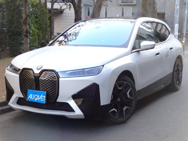 iXxドライブ40 ローンチエディション 4WD