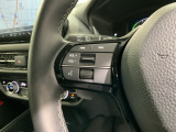ステアリングにオーディオ操作スイッチが付いています。オーディオ画面に直接タッチしなくても操作が出来ますので、運転に集中できます。