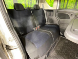 後部座席も気になるようなキズ・汚れやへたり等、大きなダメージはなく、良好な状態です。