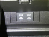 【充電用USB端子】デバイスの充電に便利です。※実際の接続端子は写真で確認or店舗までご気軽にお問合せください♪