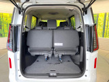普段のお買い物や通勤、送迎等に十分な荷室スペースを確保しております。セカンドシートを倒すと、大きな荷物の積載も可能です♪