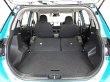 リヤシートを両方倒せば大きな荷物も車載可能です♪