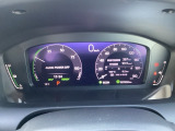 マルチインフォメーションディスプレイです。燃費や走行距離が分かり、半ドアなど車に異常がある際に警告してくれます。