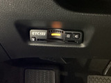 ハンドルの左下にETC2.0がついています。高速道路の料金所の通過も楽々です。 カードの取り出しもしやすい場所についています。