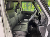 運転席シート廻りは使用感も少なく、良好な状態となっています。前オーナー様が丁寧に使っていたことがよくわかりますね。