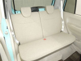 後席シートも広々としたスペースを確保しています。大人でもゆったりと座って頂けますので、大人数でのお出かけもラクラクです♪ドライブに行くのが楽しみですね♪