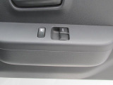 パワーウインドーも標準装備です。