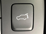【パワーバックドア】スマートキーや運転席のボタンを押すだけでリアゲートが自動で開閉します!荷物を持っている時や、高い位置にあるバックドアを閉める際に便利な機能です♪