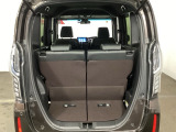 コンパクトボディーなのに、荷室はこんなに広々!たくさん荷物が積めますよ。