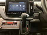 【インパネシフト】シフト操作のしやすいインパネシフトです。足元が広くなりすっきりしますので、大柄な方でも快適に運転ができます。