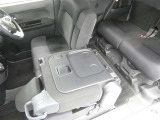 【シートアレンジ可能】ゆとりあるワイドな車内空間は、ドライブを始め買い物やレジャーなど、幅広く活躍します。一人でもみんなとでもお出かけを楽しみましょう!