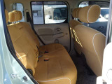後部座席も気になるようなキズ・汚れやへたり等、大きなダメージはなく、良好な状態です。しっかりとクリーニング整備をしご納車いたします。