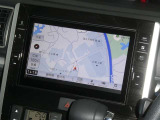 【8インチ純正ナビ】純正ナビを装備。タッチパネル式で使いやすく、詳細地図により目的地をピンポイントで設定できます。初めての道でも迷いにくく、ロングドライブも快適ですよ♪