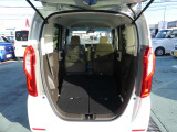 簡単に収納出来る後部座席。広大な空間が出現します。シートアレンジが多彩な点も特徴です。レジャー用品もたっぷりと積み込め、休日の過ごし方の楽しみを拡げてくれます。