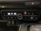 オートエアコンはこまめに温度調節するので、燃料の消費量をより少なくできます。シートヒーター付きなので寒い日も快適です。