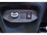 12V/120Wのアクセサリーソケットとプリクラッシュセーフティのスイッチが配置されています。