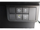 パーキングセンサー付で、車庫入れも駐車もラクラクです。