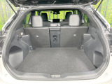 普段のお買い物や通勤、送迎等に十分な荷室スペースを確保しております。セカンドシートを倒すと、大きな荷物の積載も可能です♪