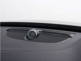 【Bowers&Wilkins】世界のオーディオファン垂涎のプレミアムサウンドシステムを搭載。コンサートホールのベストポジションに相当する音場空間を忠実に再現。乗る人すべてに驚きの音響体験を提供します
