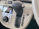■変速ショックの無いCVT(無段変速車)インパネシフトで、スムーズなシフト操作とサイドウォークスルーも可能です!