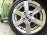 【純正14インチアルミホイール】外観にマッチした純正アルミホイールを装着しております。各種社外アルミホイールや、スタッドレスタイヤも取扱いしております。是非ご相談ください♪