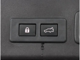 パワーリヤゲートを搭載しておりますので、ワンタッチでリヤゲートの開閉が楽々!