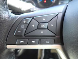 ステアリングスイッチが装備されておりステアリングから手を離す事無くオーディオ類の操作が可能ですので非常に便利です♪