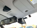 日産オリジナルドライブレコーダー(フロント+室内)搭載しております。車室内カメラで車内および車側面を撮影。走行中の幅寄せ対策や後方撮影にも対応しております。