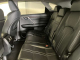 こちらは後部座席です!ゆったりと過ごしやすいかと思います☆