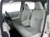 長時間の運転も疲れにくいフロントシート!体をしっかり支えてくれて運転がしやすい形状です!