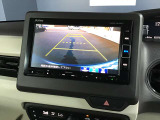 バックカメラ付きで駐車の際も安心です。