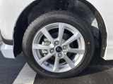 オシャレは足元から。14インチアルミホイールはいてます。