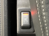 【シートヒーター】寒い日に重宝するシートヒーター!エアコンより早く温まってくれるので寒がりの人も安心ですね♪エアコンの温風は乾燥するから苦手、という方にもをおすすめです。