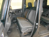 広々使えるベンチシート仕様です。