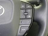 【レーダークルーズコントロール】(全車速追従機能付)付きです。車速に応じて追従支援してくれるので、ロングドライブも快適です。詳細は販売店スタッフまでおたずねください。