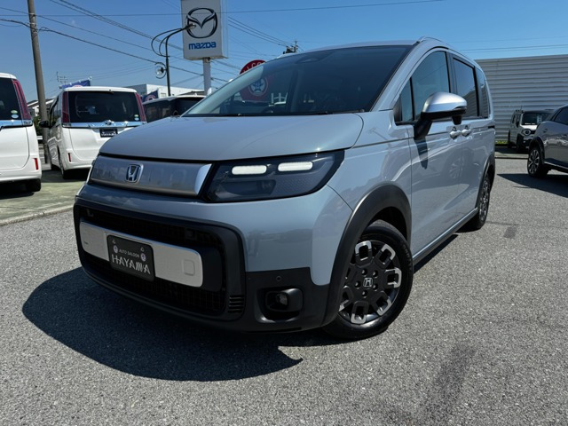 フリード 1.5 e:HEV クロスター 特別色/LEDヘッドライト/フォグランプ/BSM