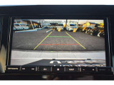 バックカメラが装備されており、後方の安全確認はもちろんのこと狭い場所での駐車や雨の日・夜間など視界の悪いコンディションでのストレスの軽減にもなります!