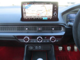 Honda CONNECTディスプレーを装備しています。TYPE R専用機能付きのナビディスプレーです。