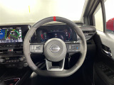 【ステアリング】軽い力で扱いやすいハンドルです。目立つ傷やスレなどなく綺麗な状態です!除菌プランいれていただくとさらに快適に!清潔なお車はお子様にも安心ですね!