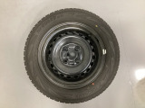 当社にてデモ走行時に装着していたワンシーズン使用の中古スタットレスタイヤ+ホイール4本セットを用意致しました。(2025年製、タイヤ+ホイールは現状渡し、保証対象外です)