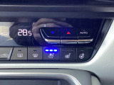 暑い夏の時期にとっても快適なシートベンチレーションを装備!シート内部に取り付けられたファンでシートの表面を換気して、涼しくしてくれます。