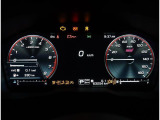 視認性に優れたメーターで、夜間走行も安心して運転できます!マルチインフォメ―ションディスプレイには車両情報を表示!メーター内の光度調整機能も付いております!