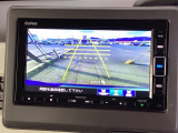 バックモニター付きで、車庫入れやバック時の後方確認をサポート。