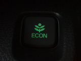 エンジン、エアコンなどを制御し低燃費な『ECONモード』に、また走りを楽しみたいとき、空調など快適性を重視したいときにはスイッチOFFで通常モードに切り替えができます!